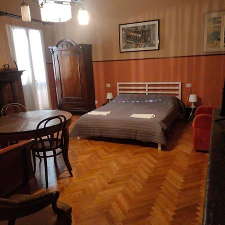 San Petronio Room And Suite Rooms - By Bolognacentro Luxuryh Exterior foto