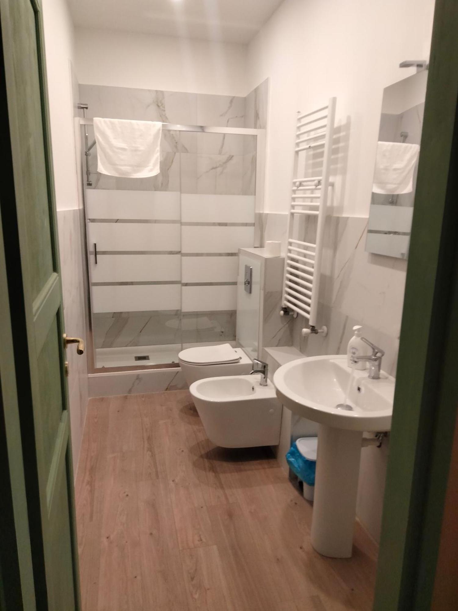 San Petronio Room And Suite Rooms - By Bolognacentro Luxuryh Exterior foto